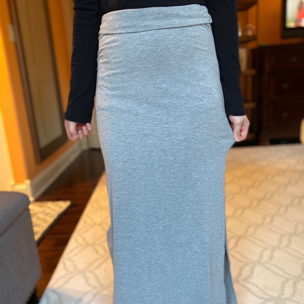 Light grey fitted maxi skirt